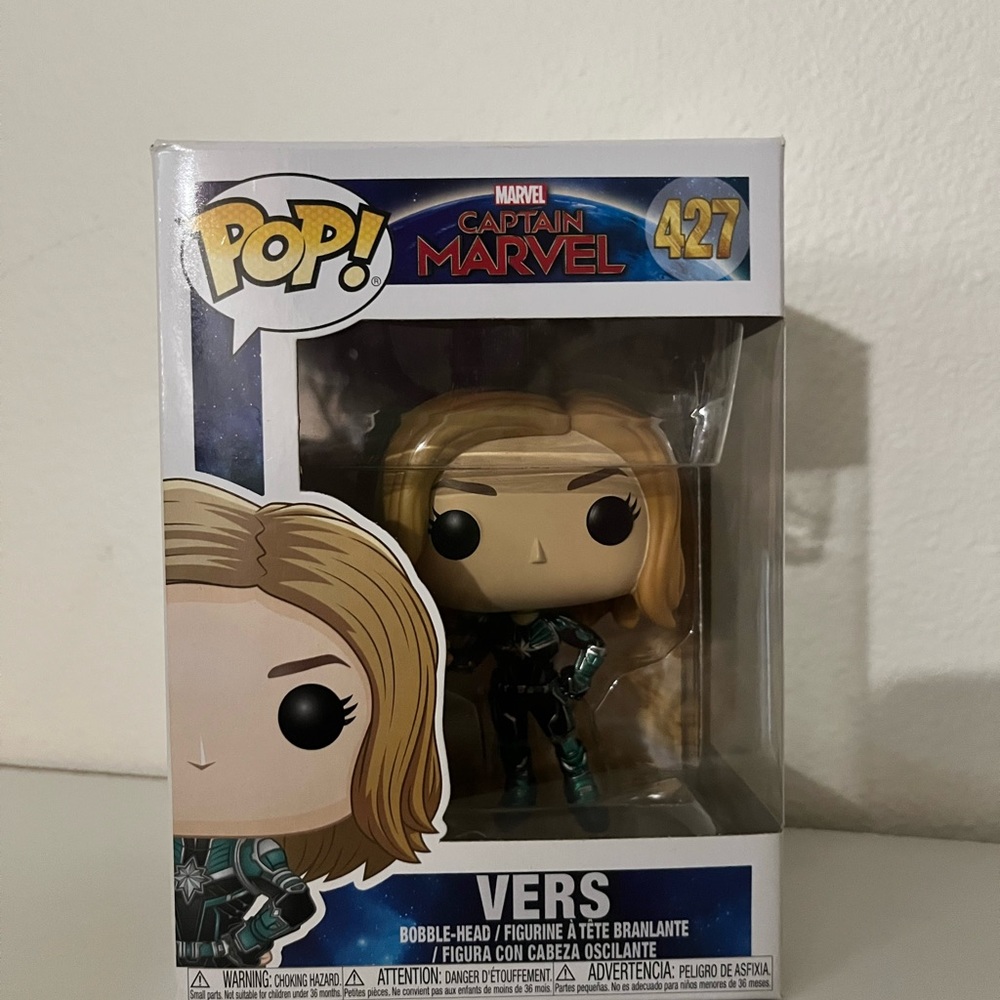 Vers captain marvel funko pop